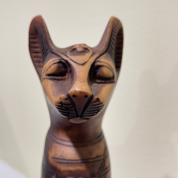 Egyptian wood set Tut cat, Queen Nefertiti, King Tutankhamum - Picture 6 of 8